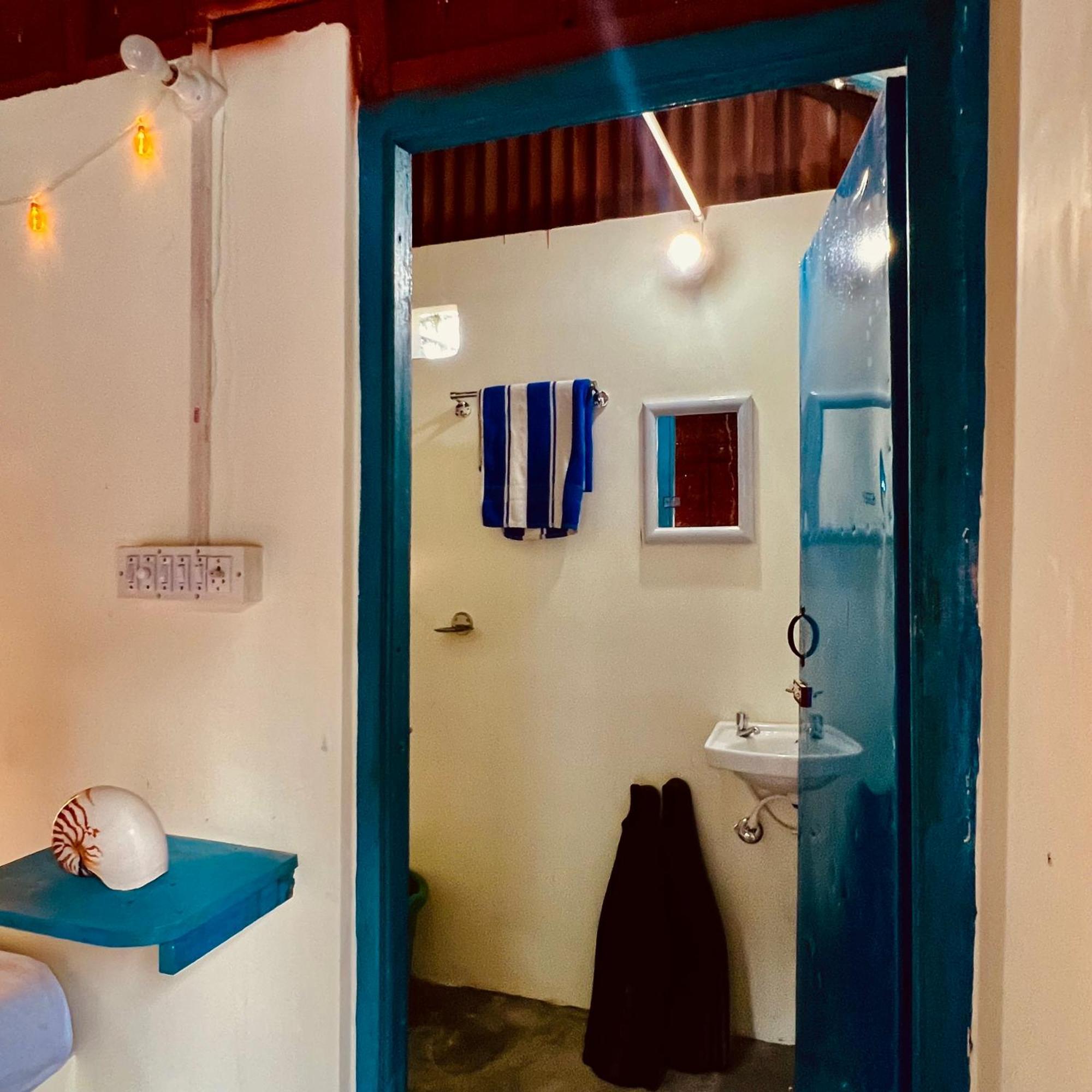 Blue Sea Restaurant & Bungalows Sitapur Exterior photo
